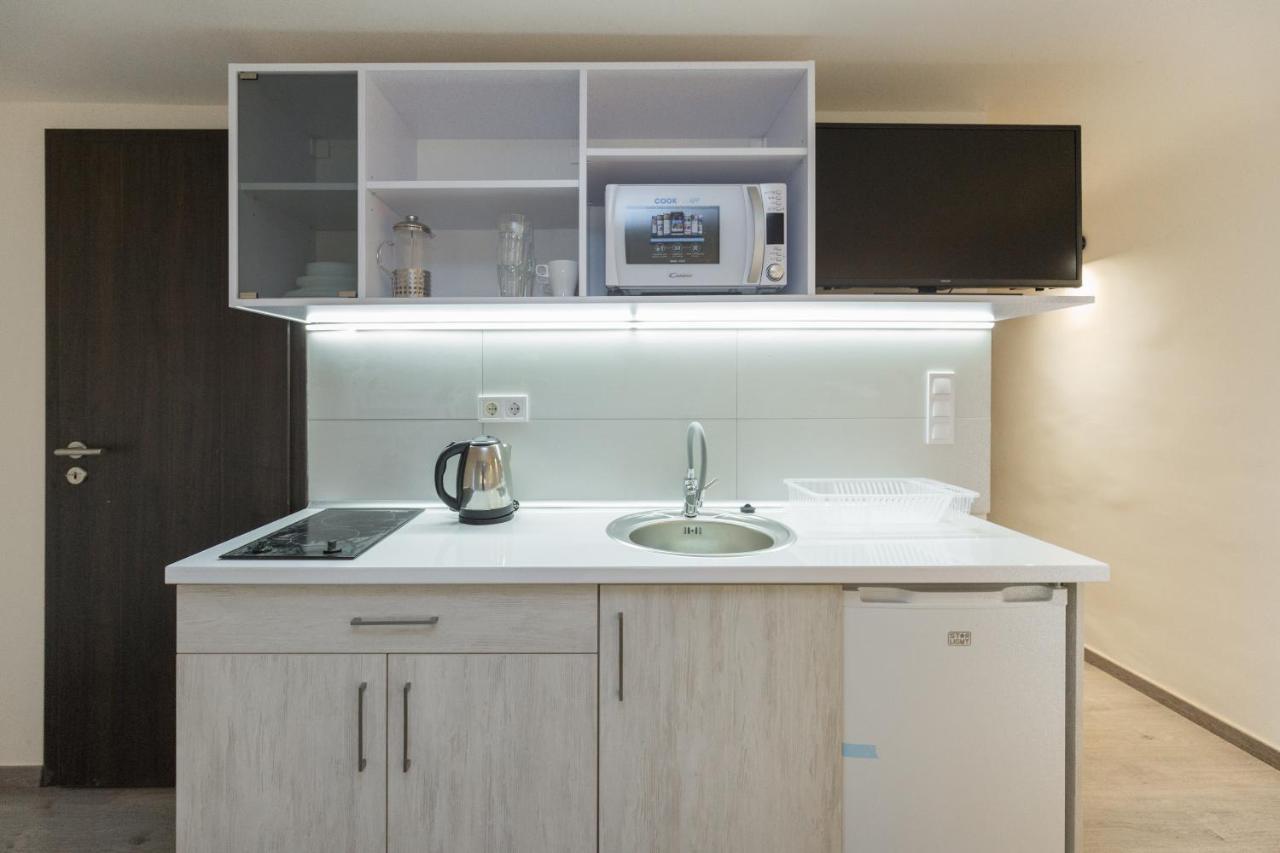 Minimalist Styled Tiny Ap @New York Cafe Apartment Budapest Bagian luar foto