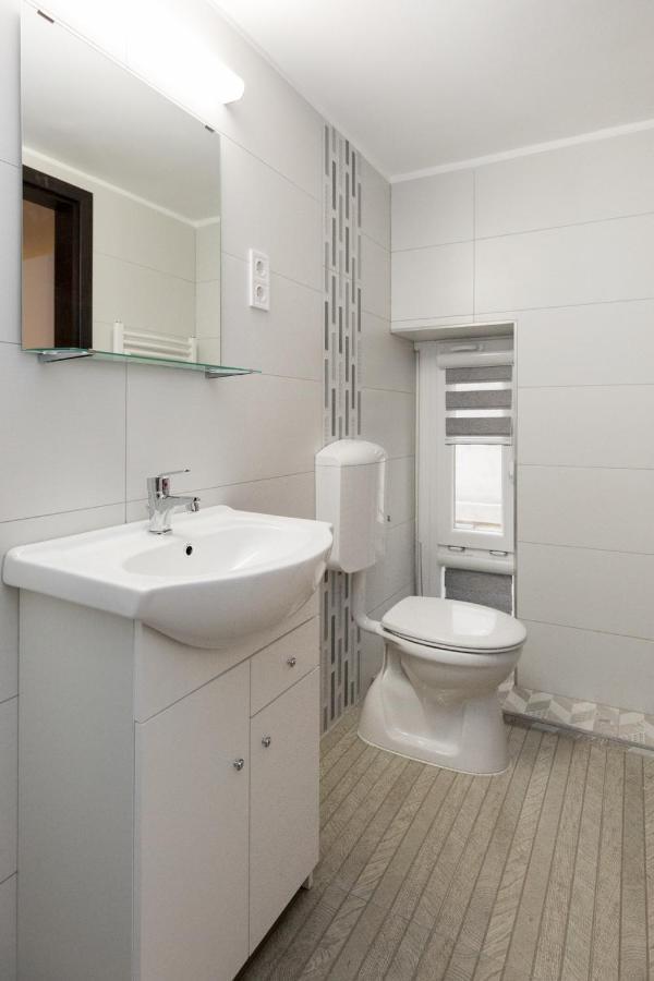 Minimalist Styled Tiny Ap @New York Cafe Apartment Budapest Bagian luar foto