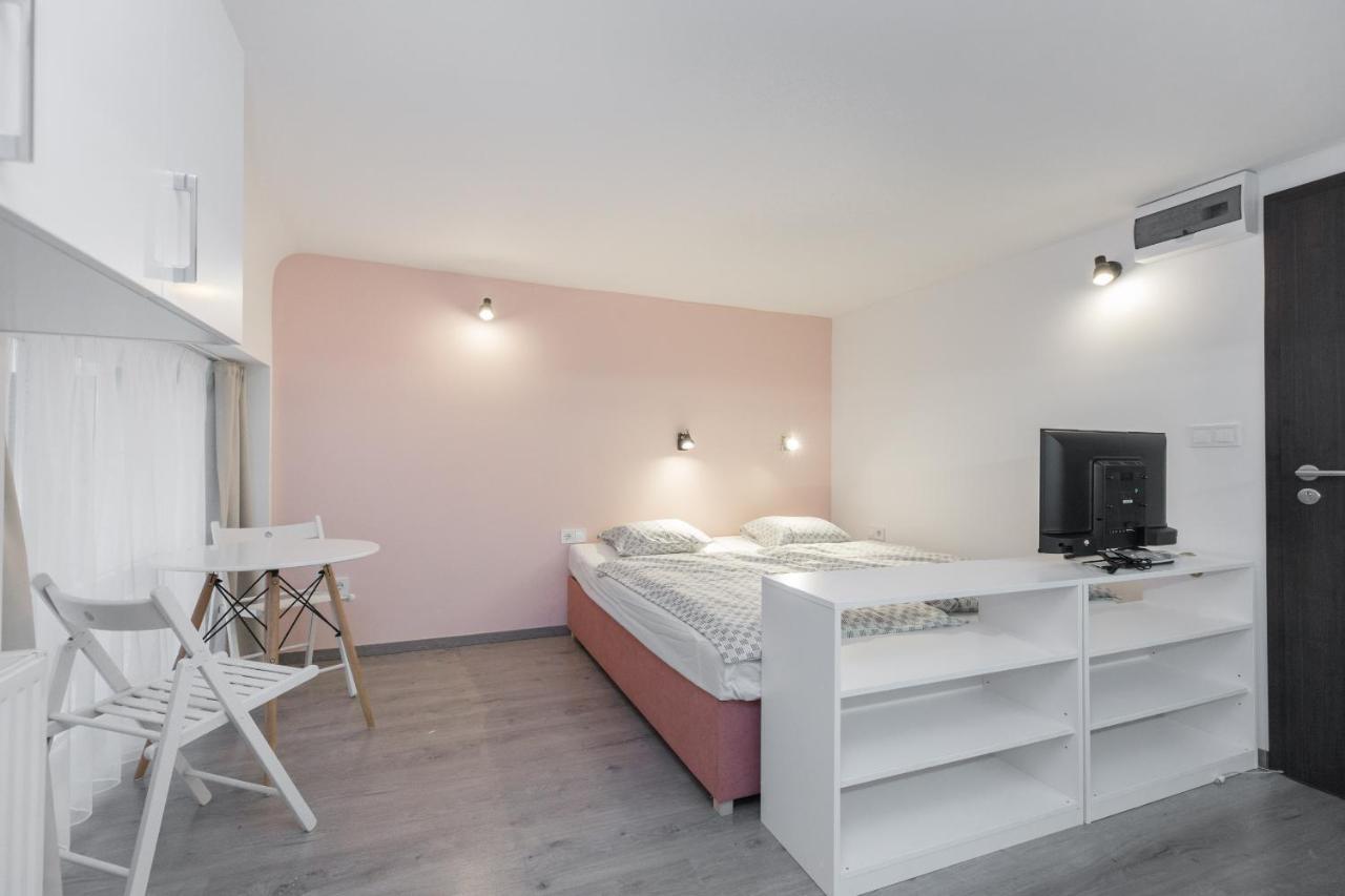 Minimalist Styled Tiny Ap @New York Cafe Apartment Budapest Bagian luar foto